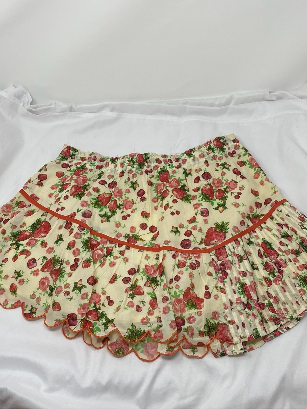 Floral Ruffled Mini Skirt - Cream with Red Strawberry Print